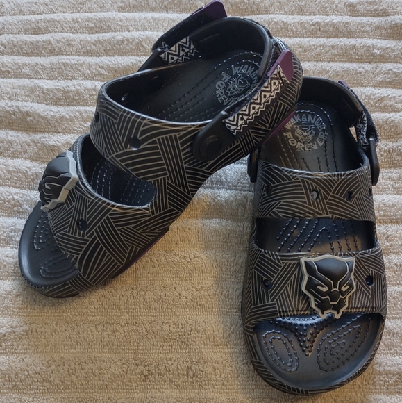 NWOT Crocs x Marvel Black Panther Slip On All-Terrain Clogs Black Kids Size 3 J3 - Picture 2 of 11